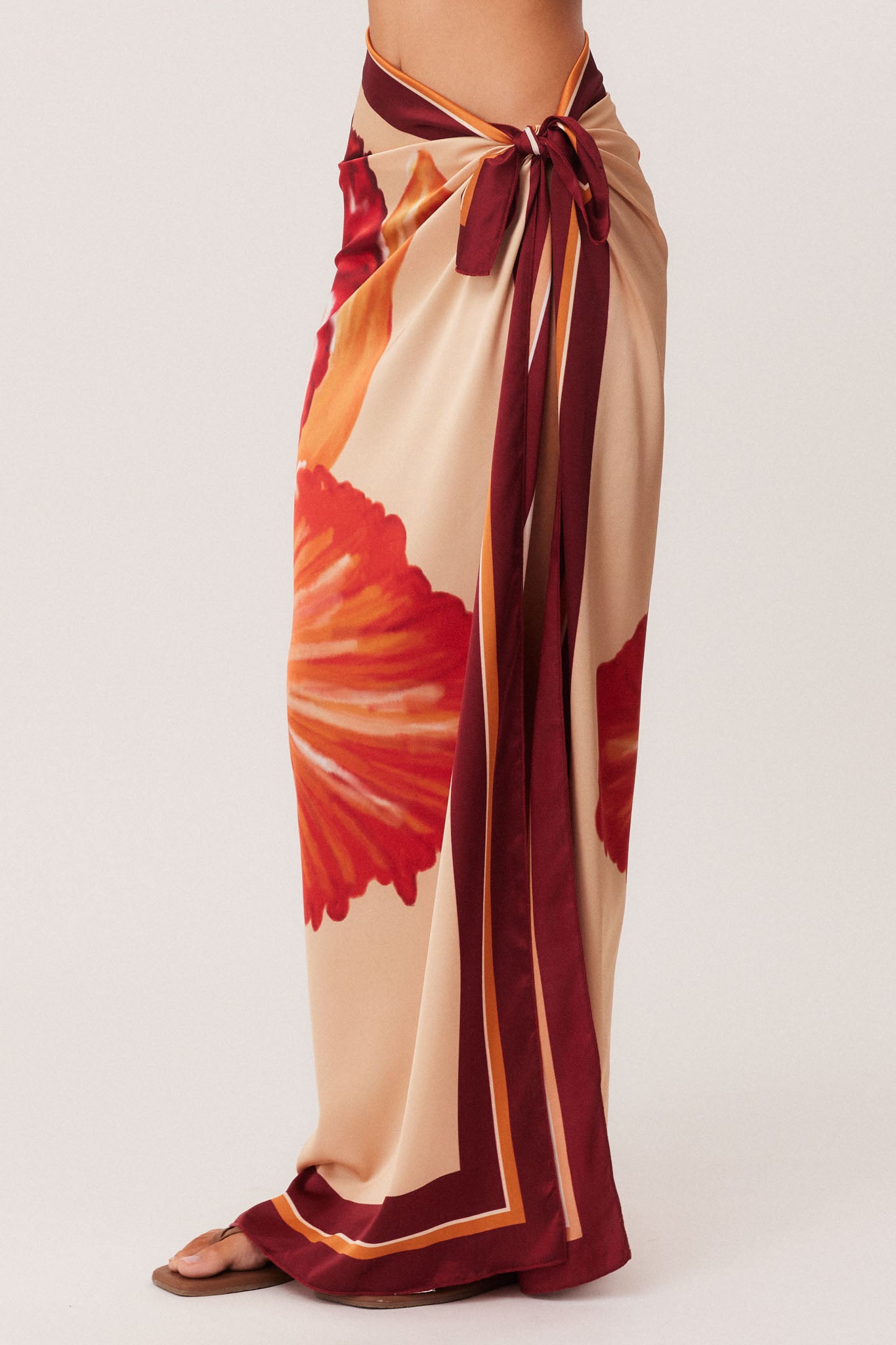 05_Cattleya_WrapTank_322092