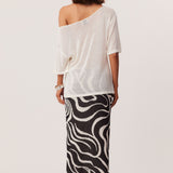 23_SWURLMAXIOFFSHOULDERSHEERTOPWHITE_326562_A