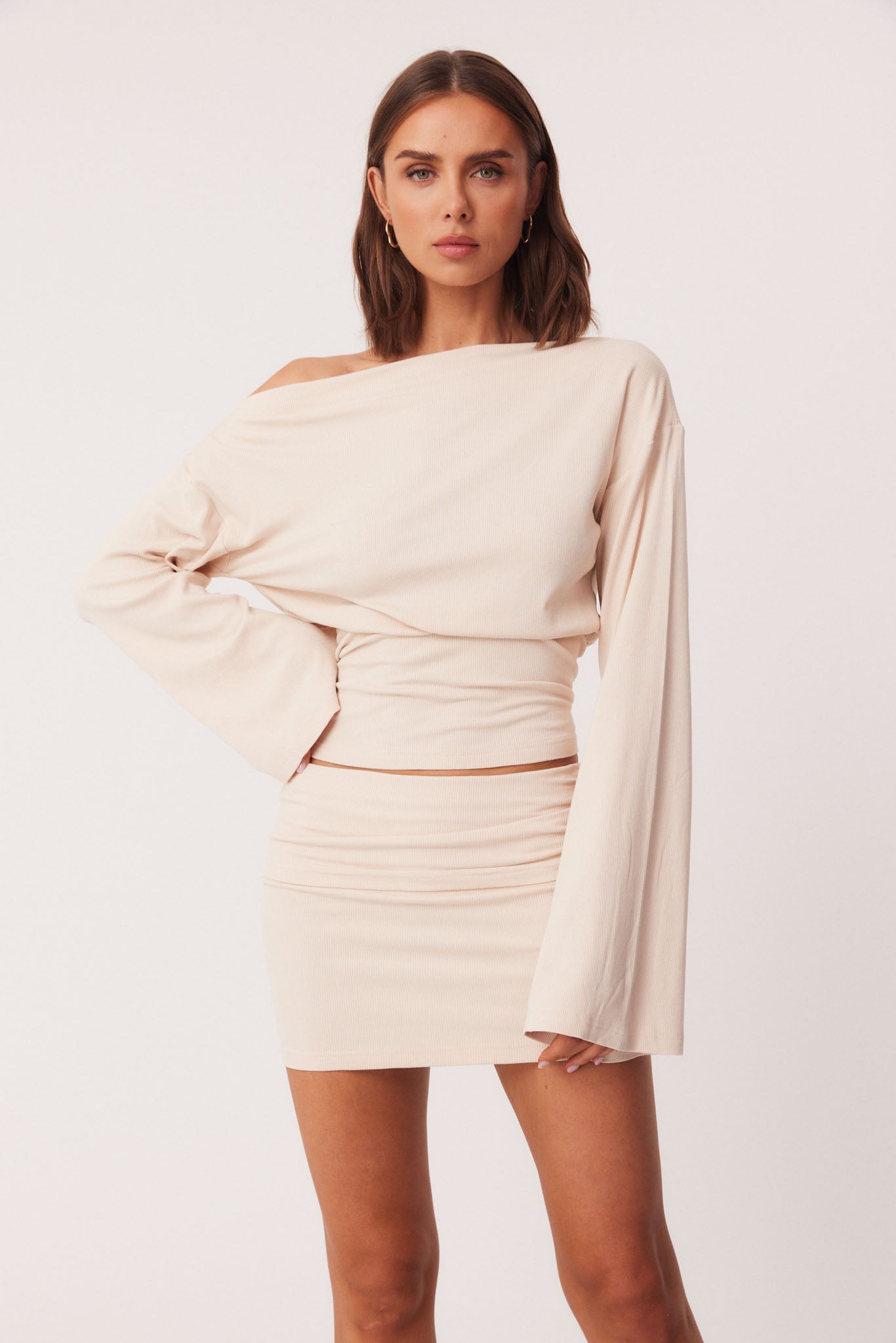 24_ReynaTop_MiniSkirt_Stone_337915