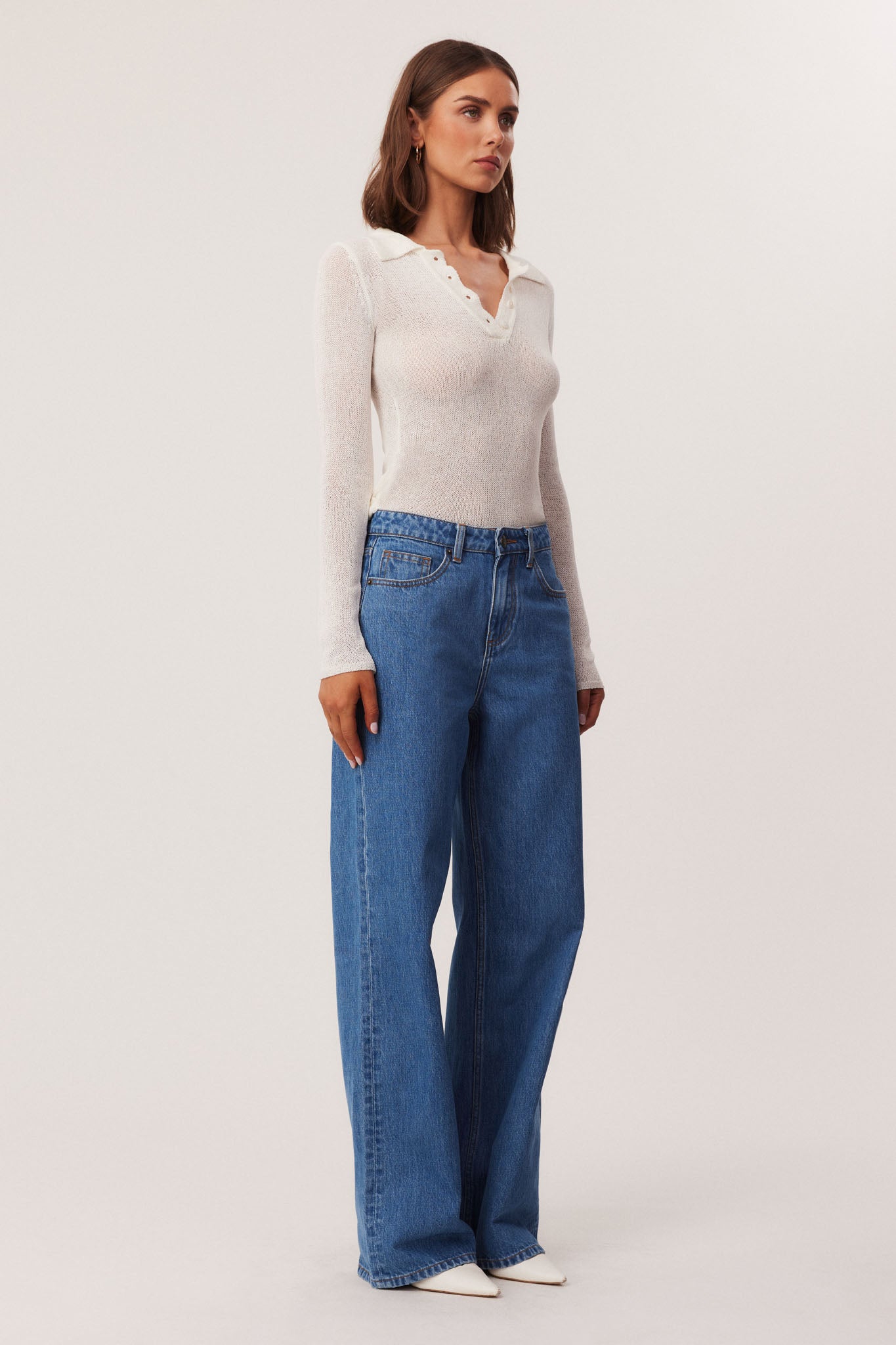 31_SHEERVEDACREAMRUNEJEANBLUE_327036_A