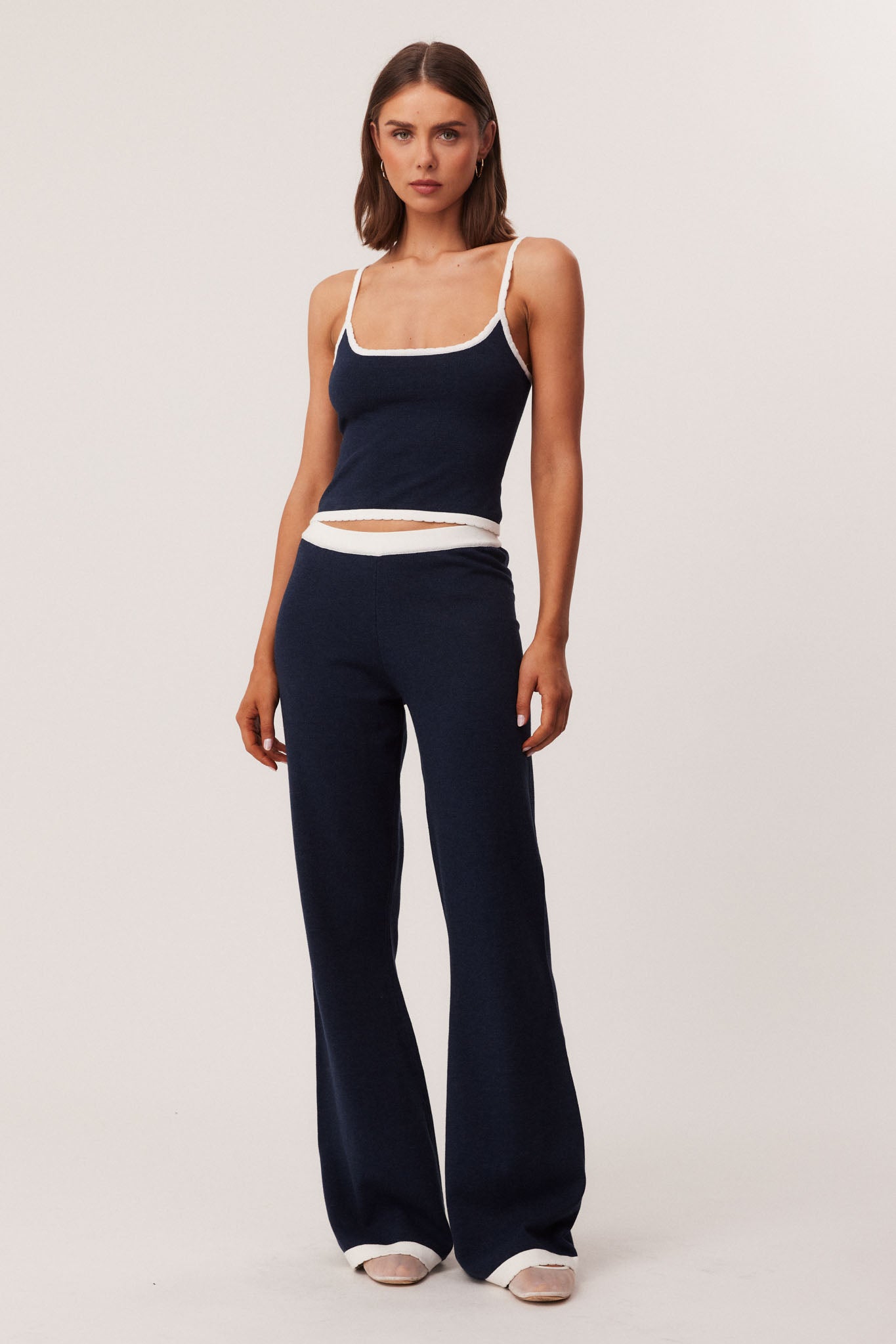 37_AUGUSTSCALLOPTANKPANTNAVY_327308_A