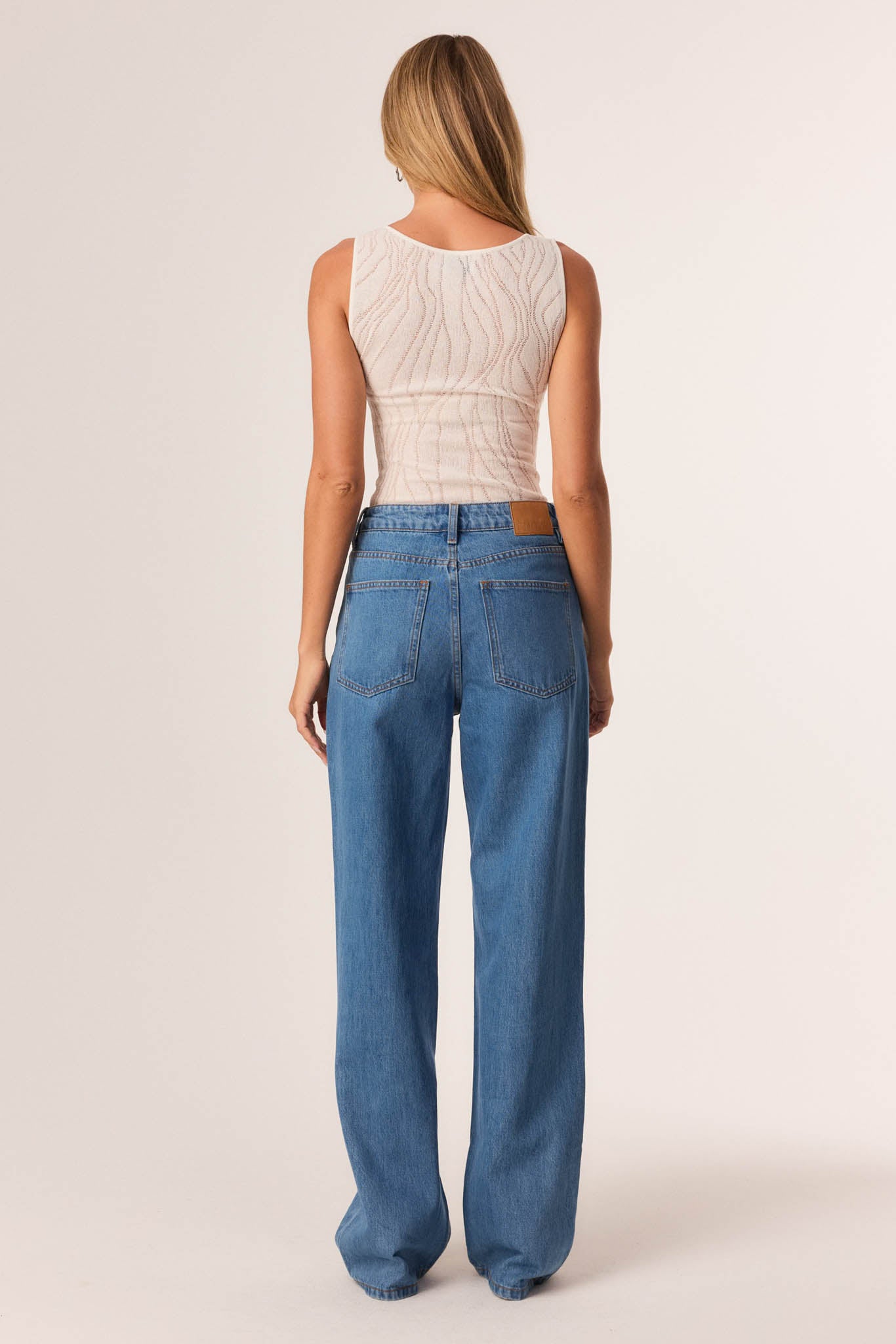 37_SFT108-WHITE_393328-2
