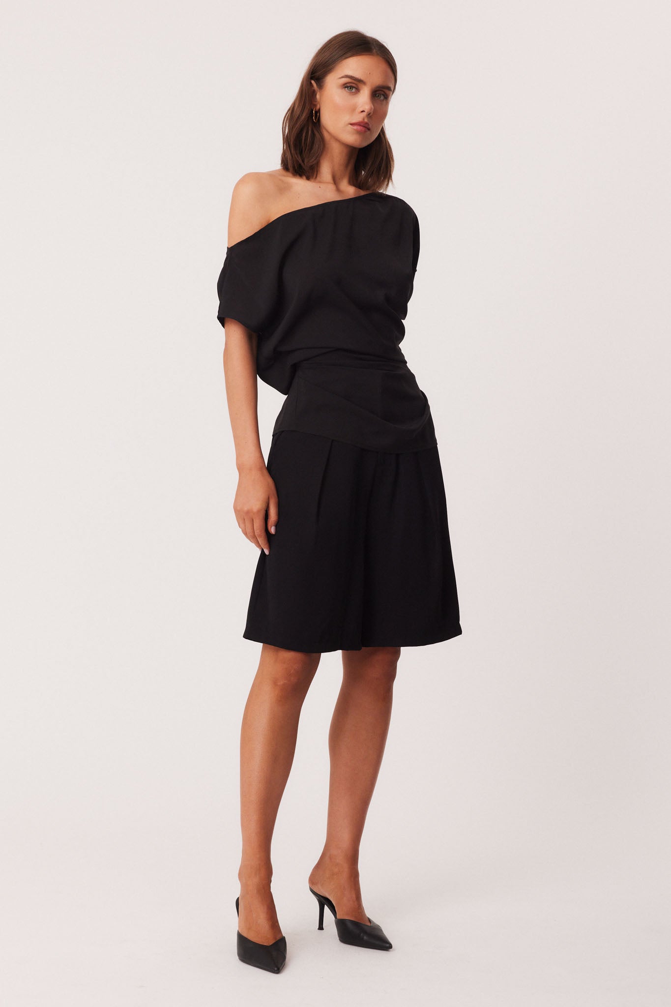 38_ChiffonOffShoulderTop_Black_338544