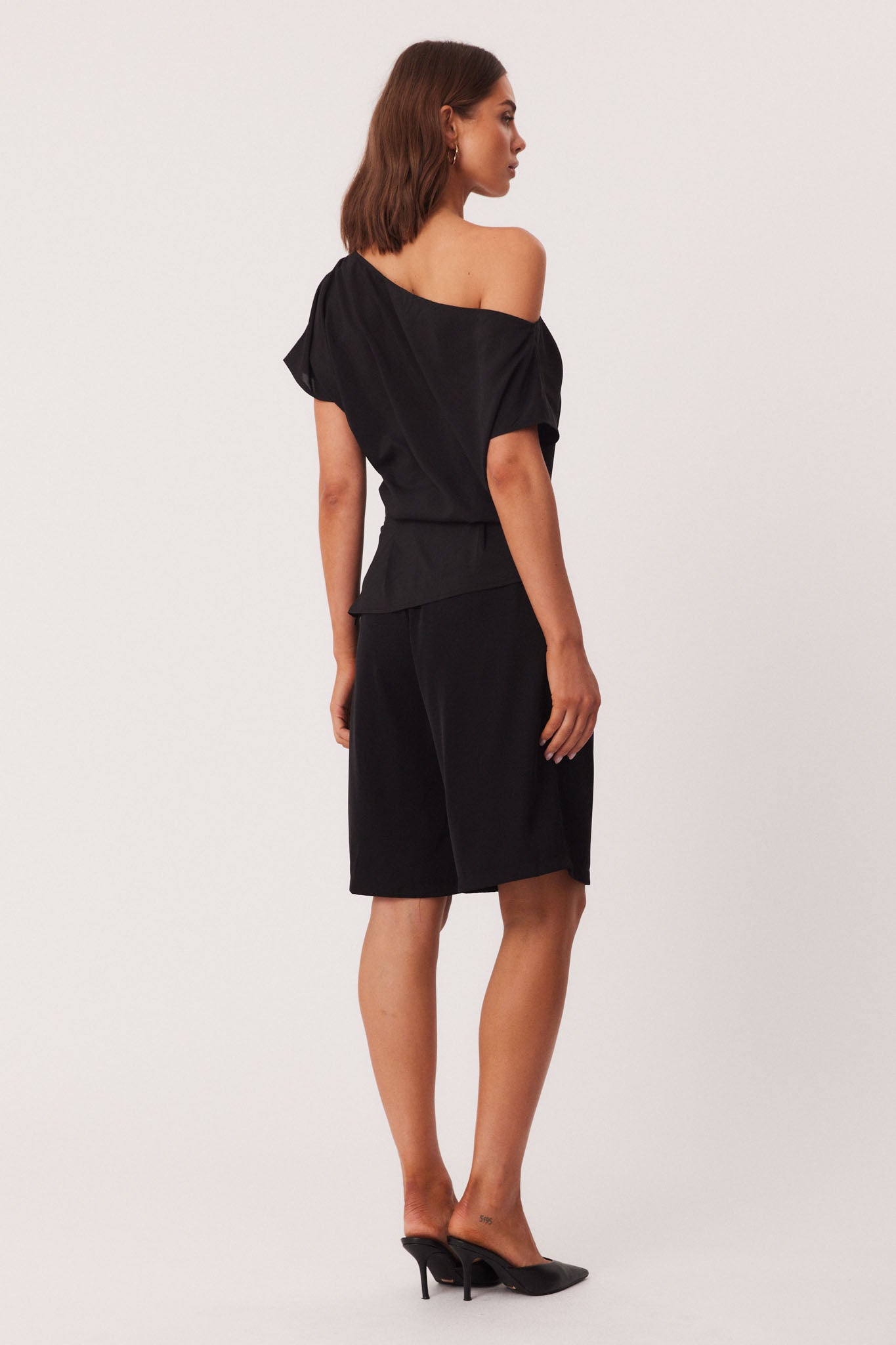 38_ChiffonOffShoulderTop_Black_338549