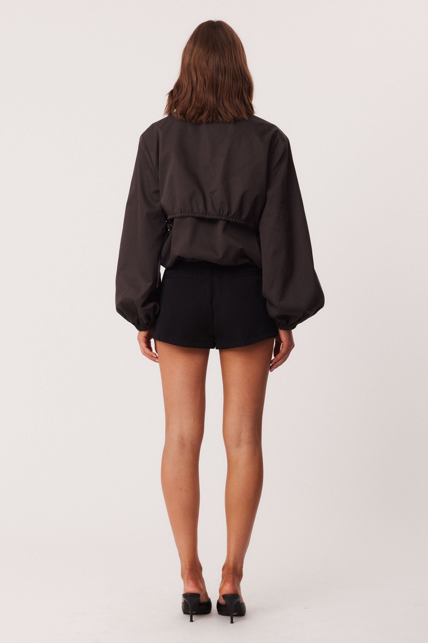 57_BlackWindBreaker_339384