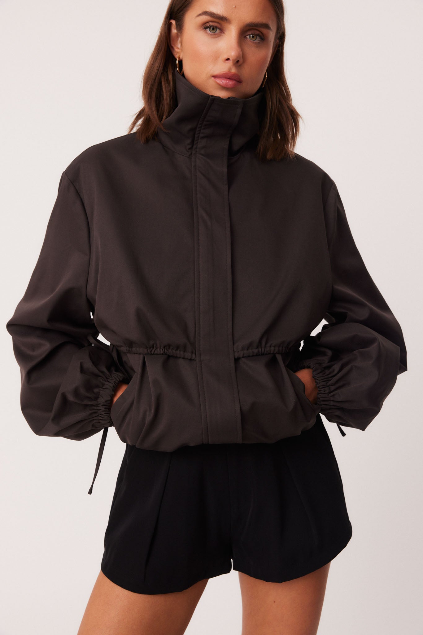 57_BlackWindBreaker_339388