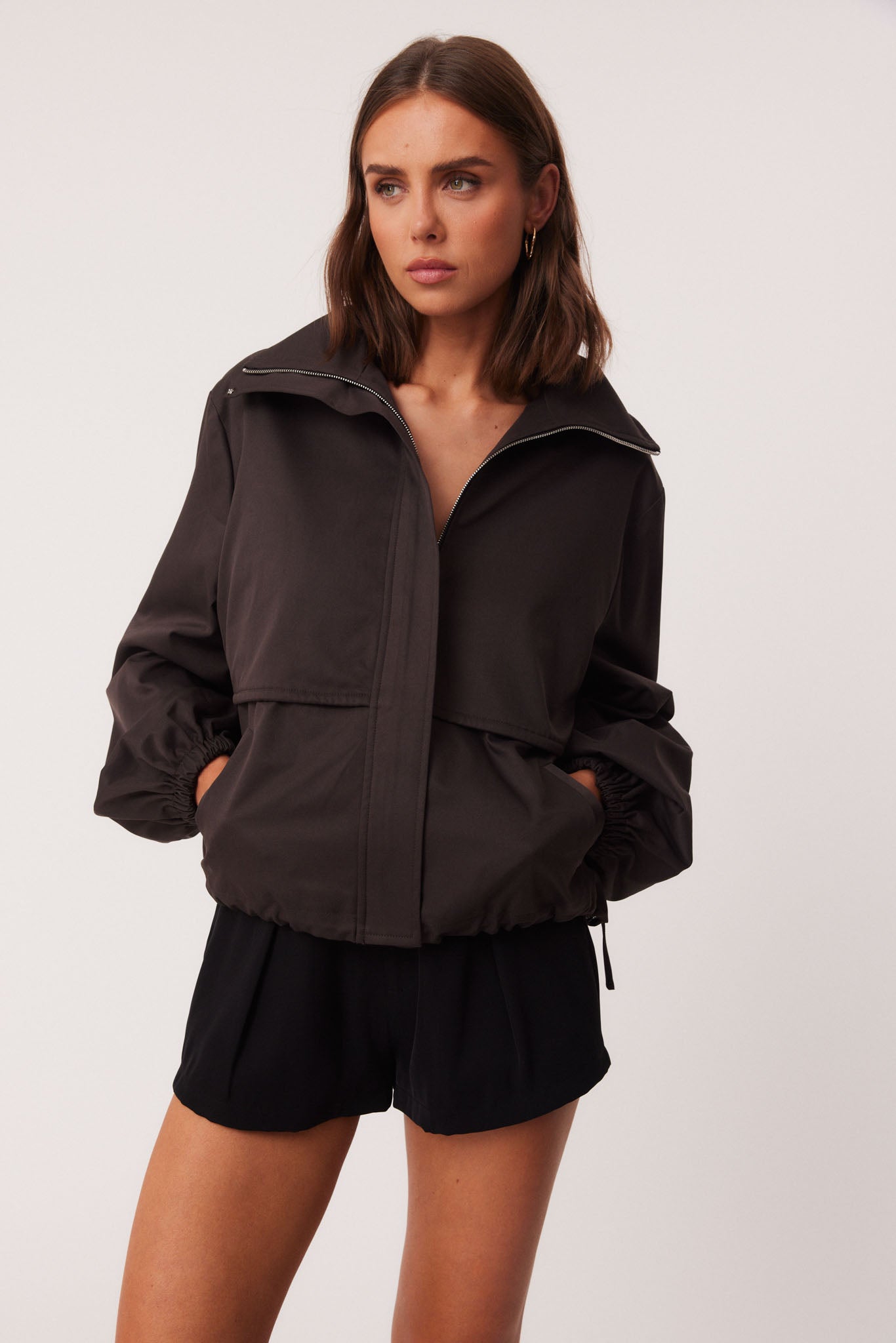 57_BlackWindBreaker_339411