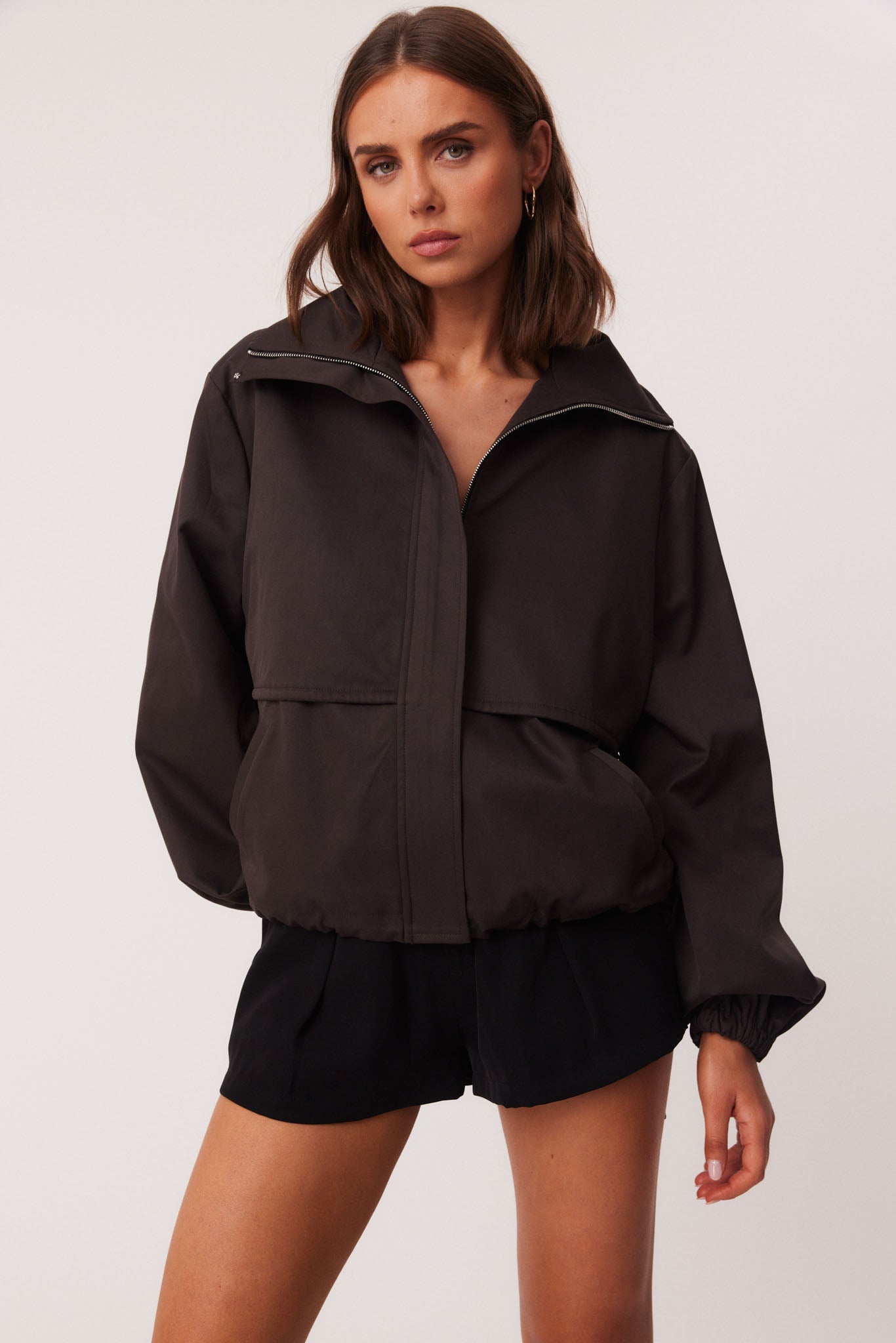 57_BlackWindBreaker_339416