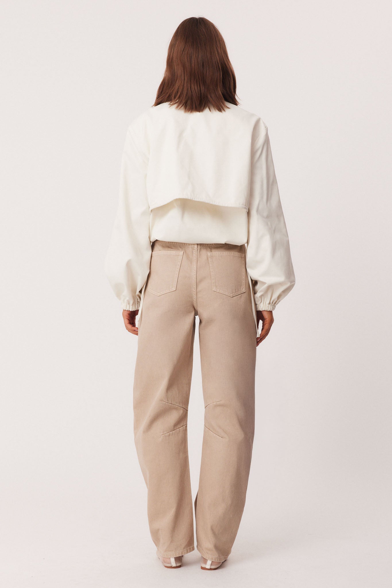 70_WhiteWindBreaker_339851