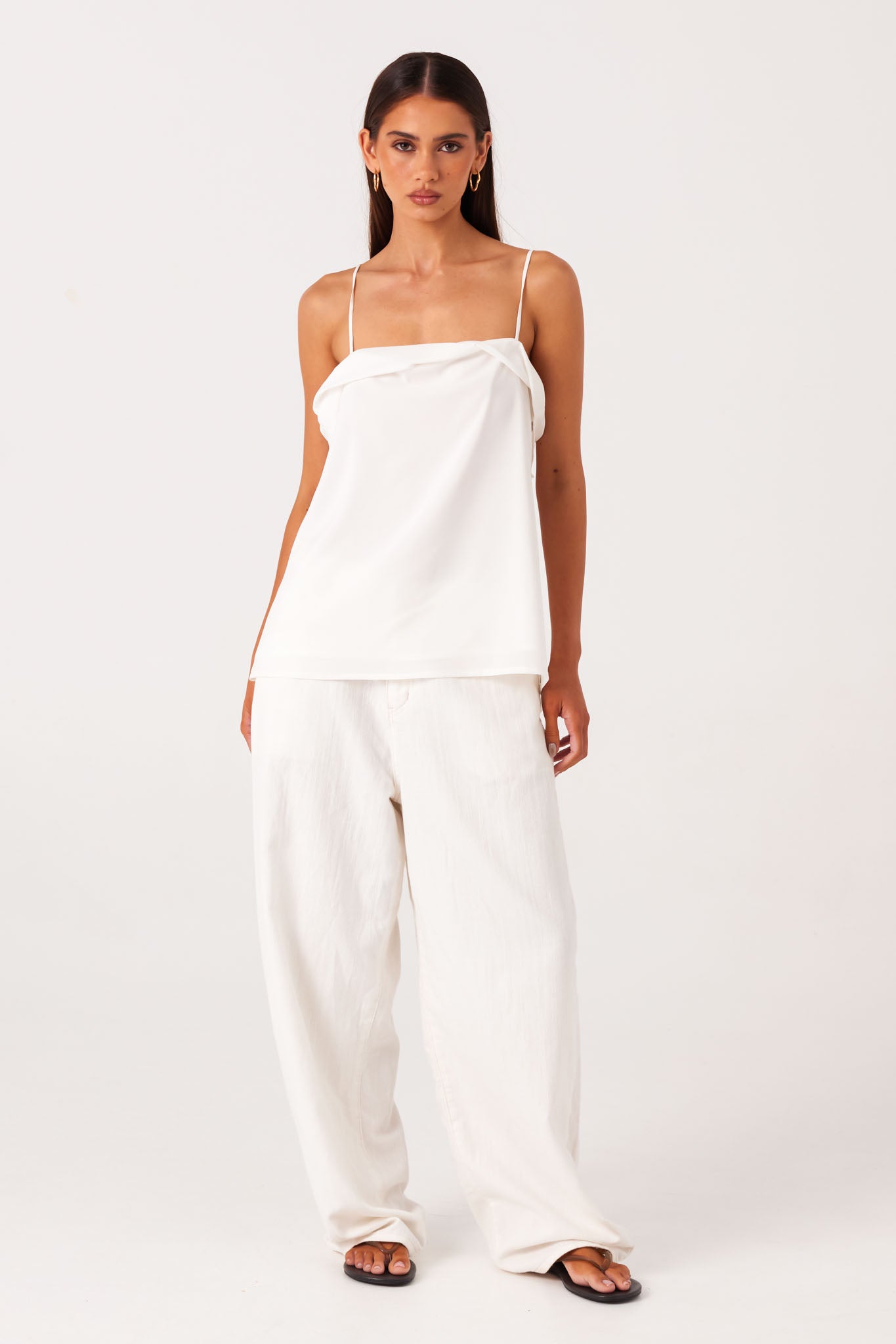 ELENI-BACKLESS-TOP-WHITE-LUKAS-JEANS-WHITE-1