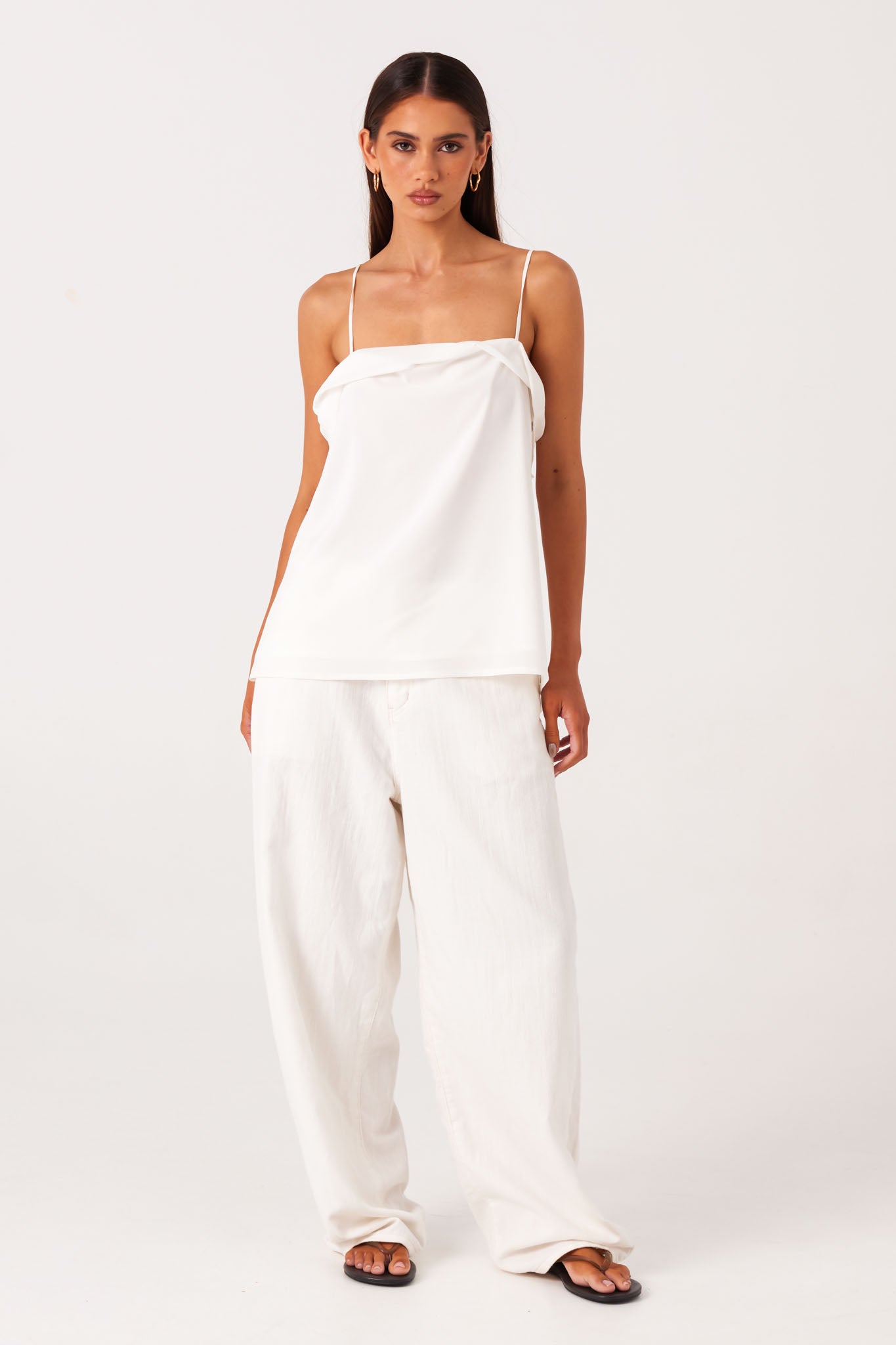ELENI-BACKLESS-TOP-WHITE-LUKAS-JEANS-WHITE-1