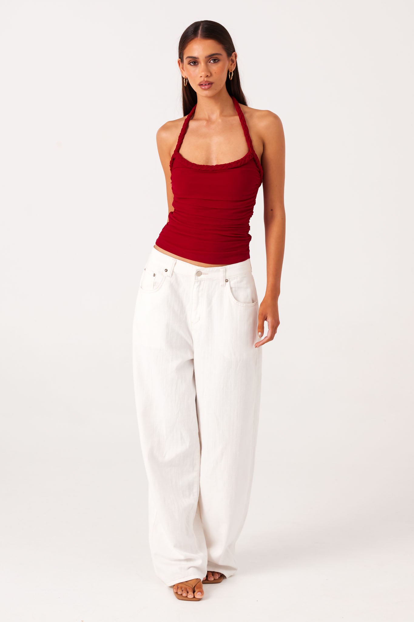 GIANNA-HALTERNECK-TOP-DEEP-RED-LUKAS-JEANS-WHITE-3