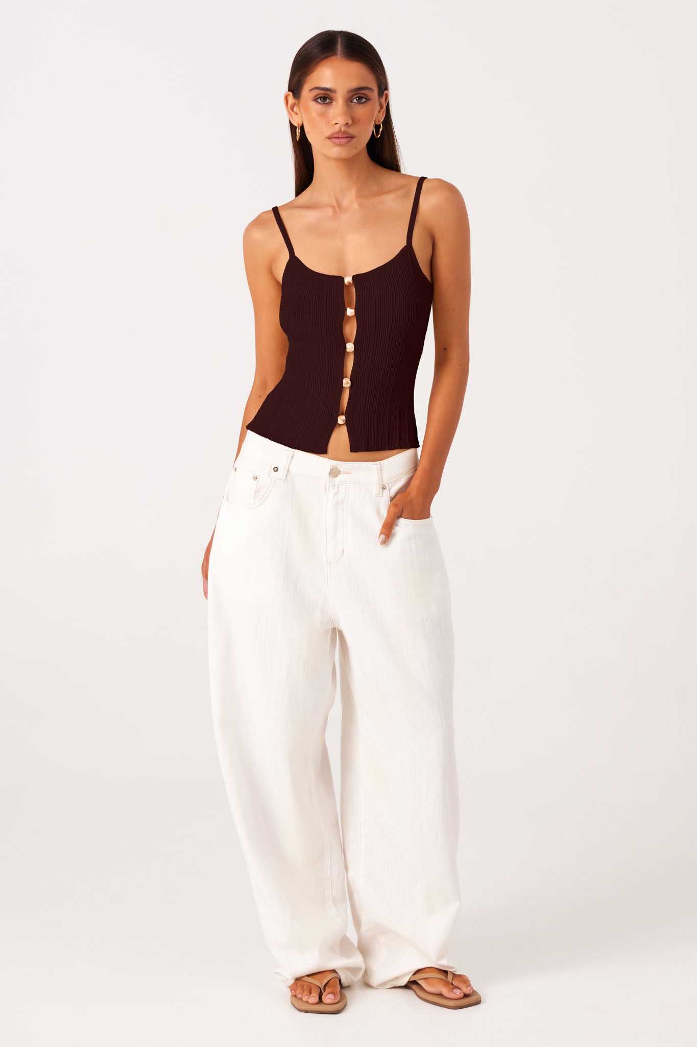 ODESSA-TANK-CHOCOLATE-LUKAS-JEANS-WHITE-3