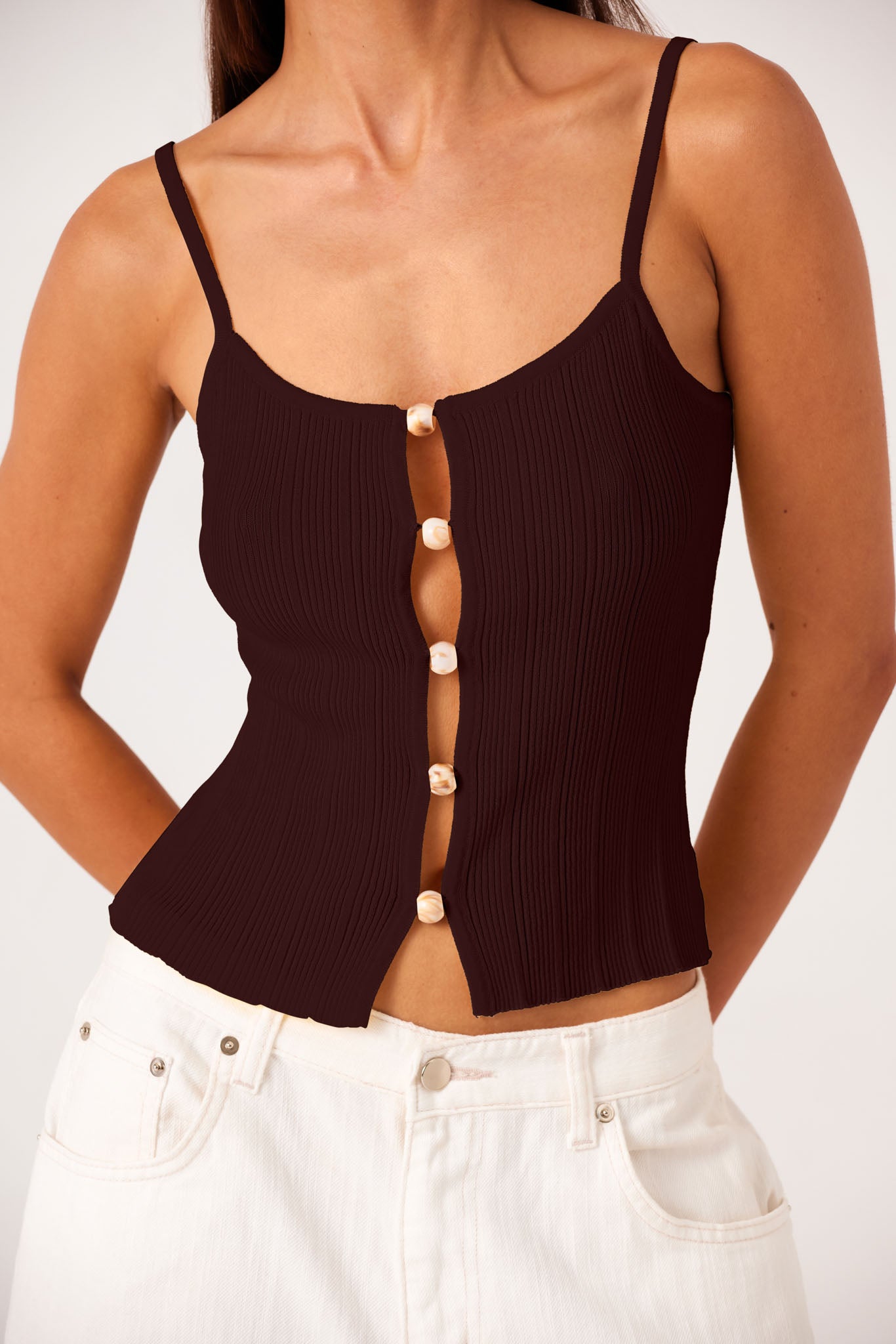 ODESSA-TANK-CHOCOLATE-LUKAS-JEANS-WHITE-6
