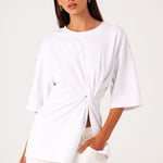 ZAIRA-KNOT-T-SHIRT-WHITE-LUKAS-JEANS-WHITE-3